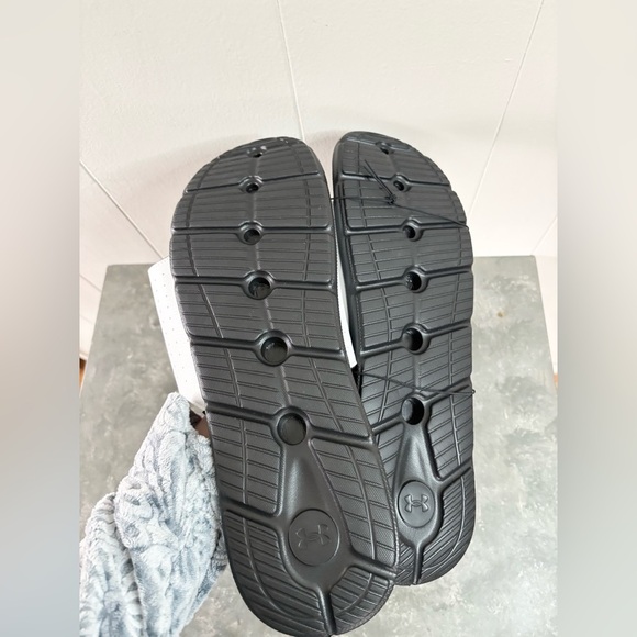 Under Armour Men's Ignite Pro Slide Sandals men’s size 17 black white new - Picture 6 of 6